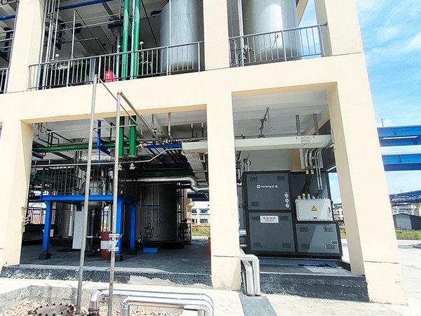 反應(yīng)釜防爆油溫機(jī)的設(shè)計(jì)，滿足易燃易爆場所的需求